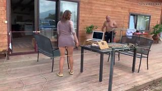 Tsetsi ass peek