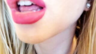 politeeliza lips fetish