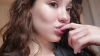 HTML5 mia_elfie-cb-2025-02-16 3