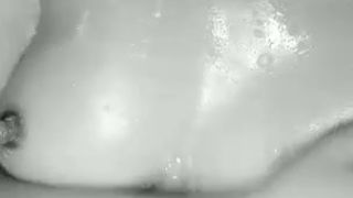 Come with me in the bath