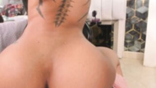 emily_parkss666_2026-04-07_23-27