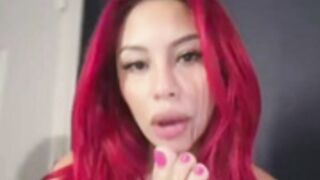 shaarebaare sucks toes