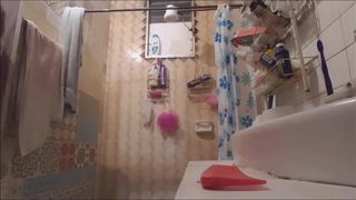 Sobrina espiada en el bano