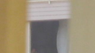 spiata dalla finestra