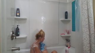 HOLLYHOTWIFE - My morning bath routine