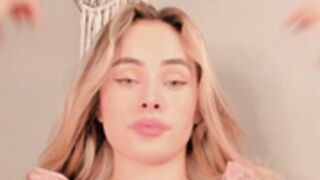 Antonia Savatto sucking her toes